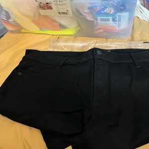 NWT size 22plus Old Navy Skinny Jeans Black